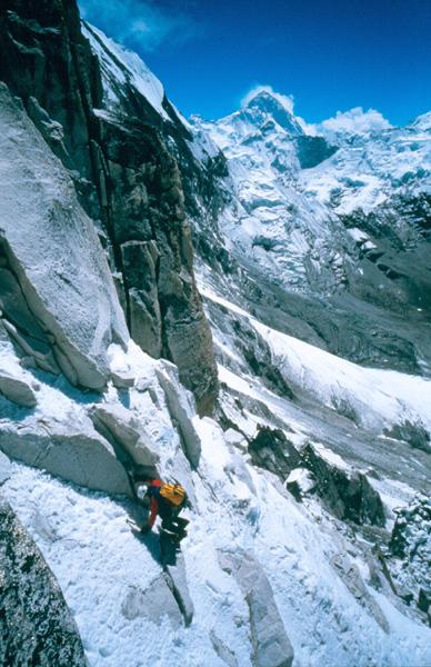 Barry Blanchard v Britanski smeri. Zadaj Makalu.