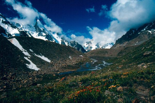 Dolina Ghondogoro in Laila Peak