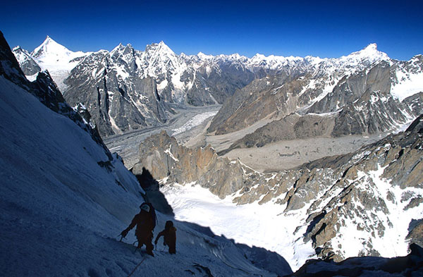 Na SZ grebenu, Drifika in Masherbrum na obzorju