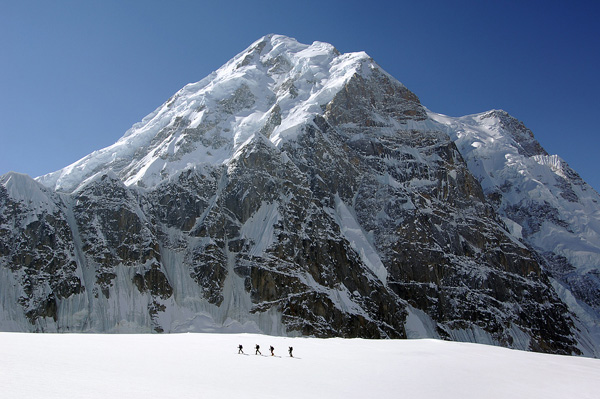 Aklimatizacija z Mt. Hunterjem v ozadju